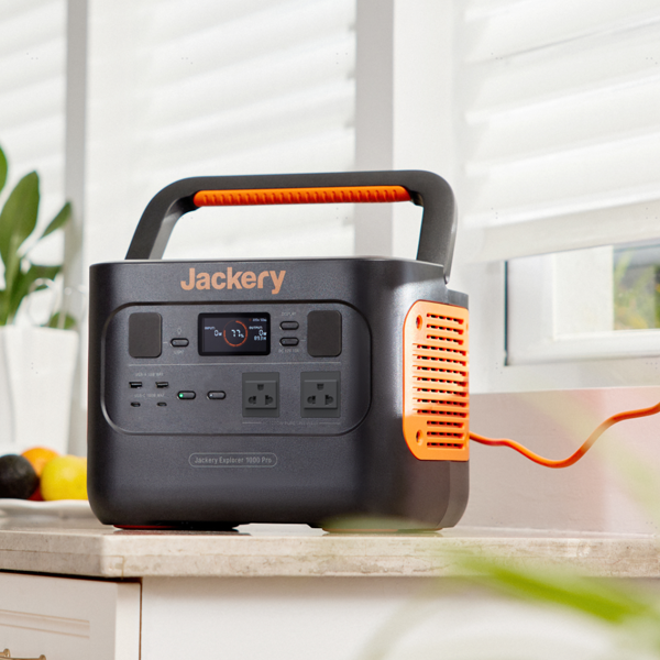 Jackery Explorer 1000 Pro Portable Power Station